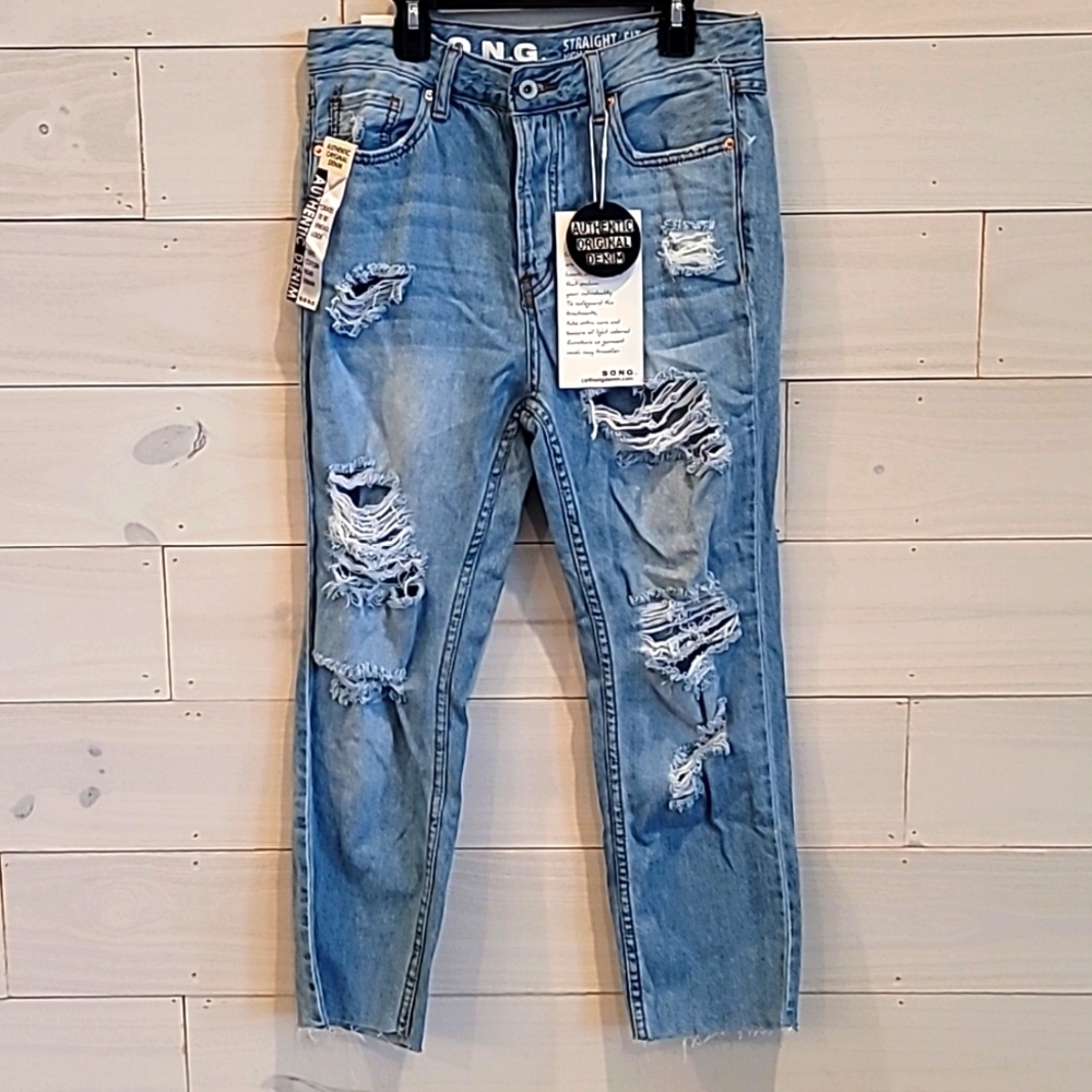 ~S.O.N.G Straight Fit, High Rise, Aged Raw Hem, 100% Cotton, Vintage look